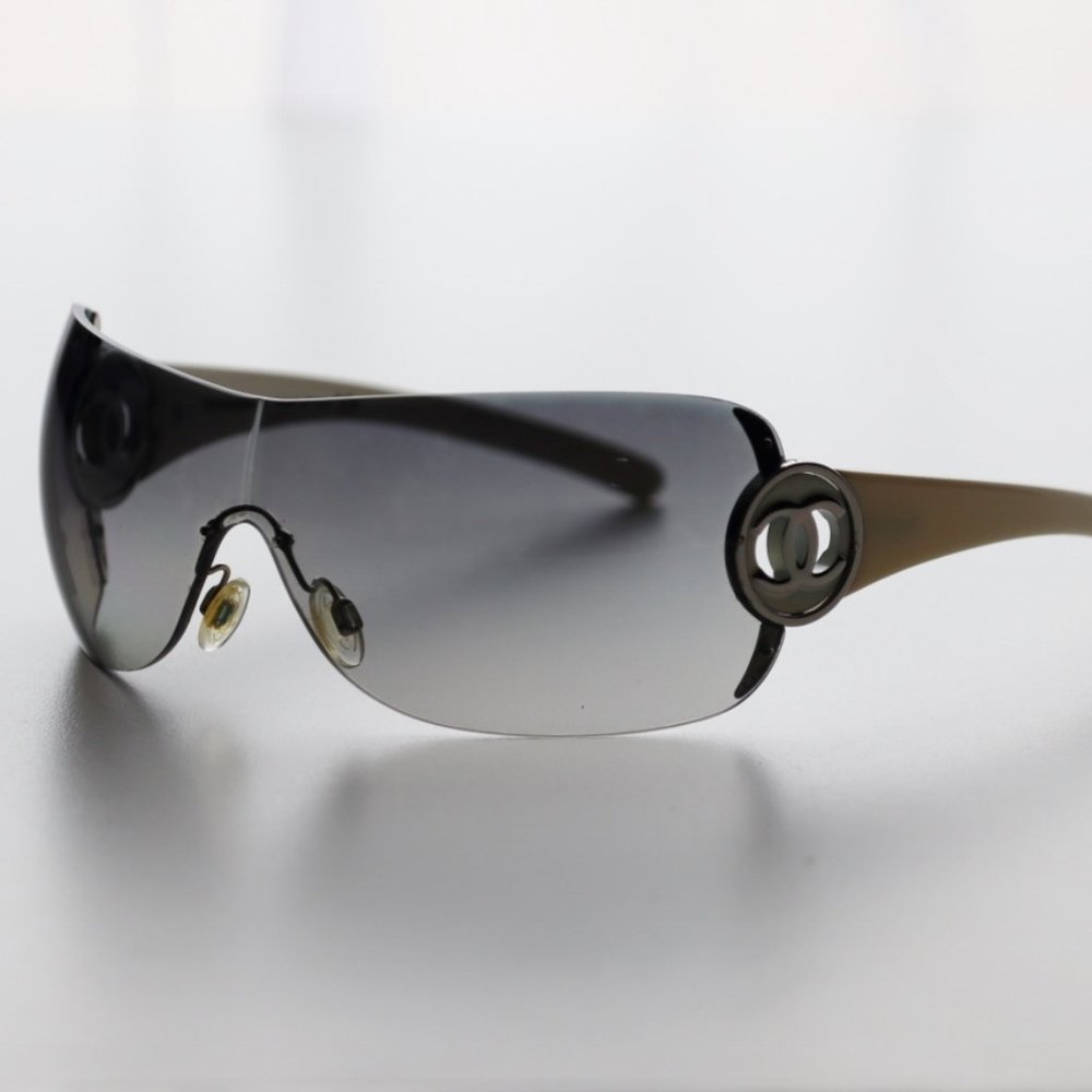 CHANEL Sunglasses 4145 - White with CC Logo